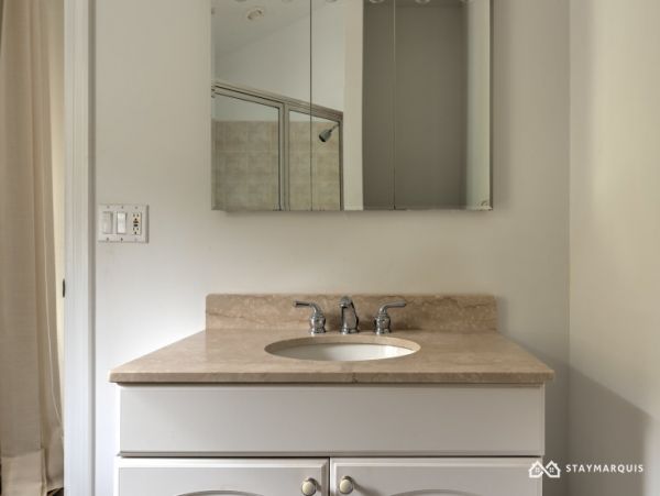 Hamptons Home 1020437