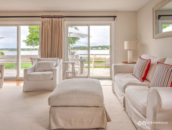 Hamptons Home 1020440