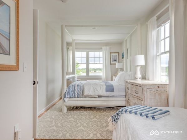 Hamptons Home 1020440