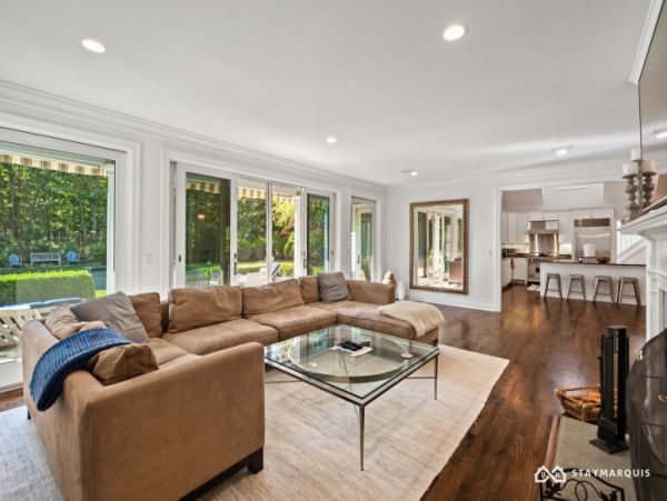Hamptons Home 1020441