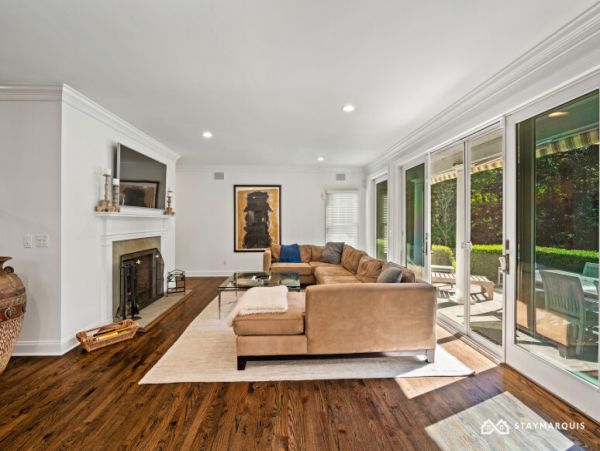 Hamptons Home 1020441