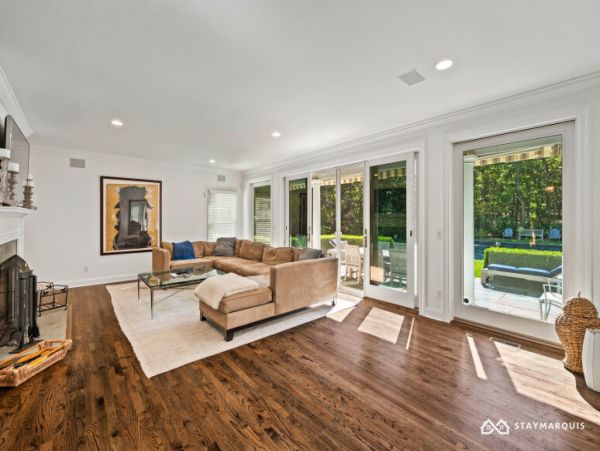 Hamptons Home 1020441
