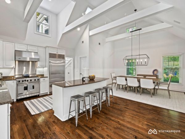 Hamptons Home 1020441