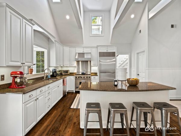 Hamptons Home 1020441
