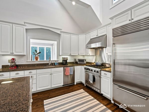 Hamptons Home 1020441