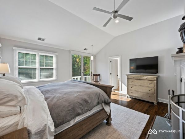 Hamptons Home 1020441