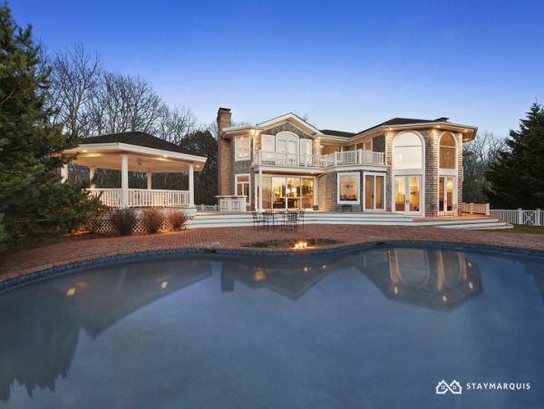 Hamptons Home 1020442