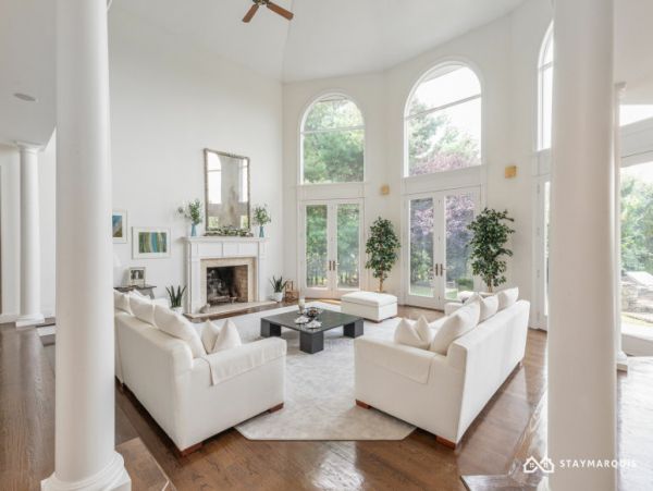 Hamptons Home 1020442