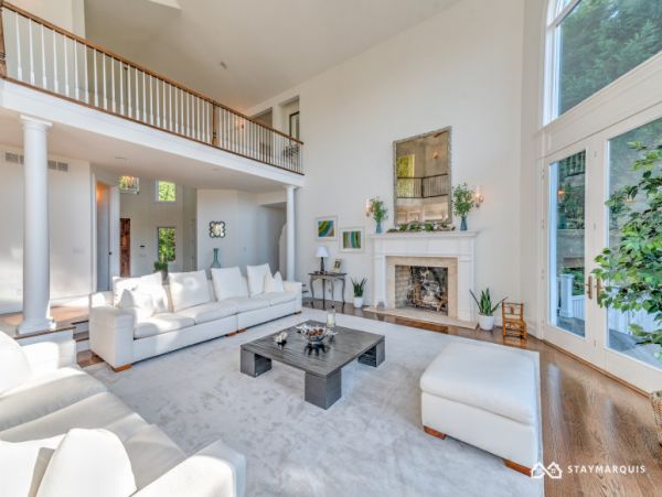 Hamptons Home 1020442