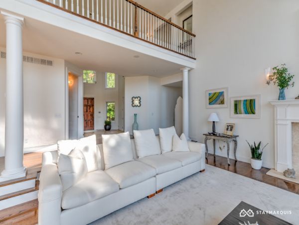 Hamptons Home 1020442
