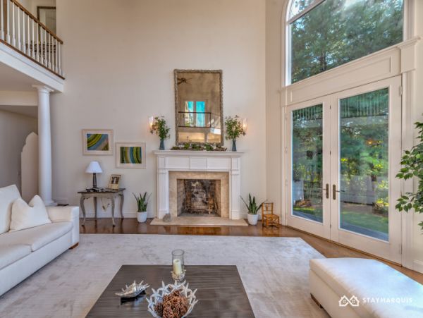 Hamptons Home 1020442