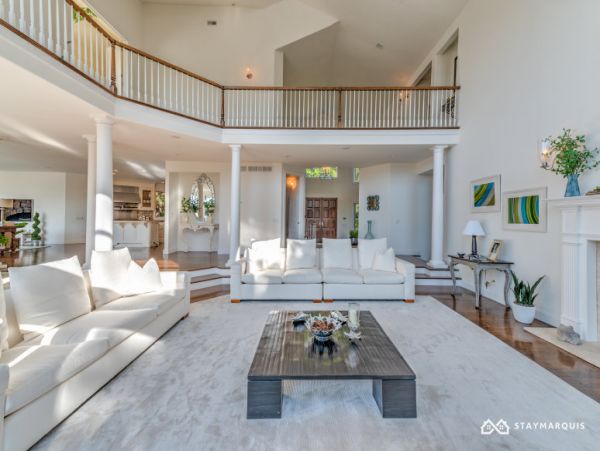 Hamptons Home 1020442
