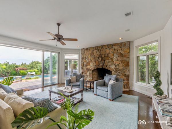 Hamptons Home 1020442