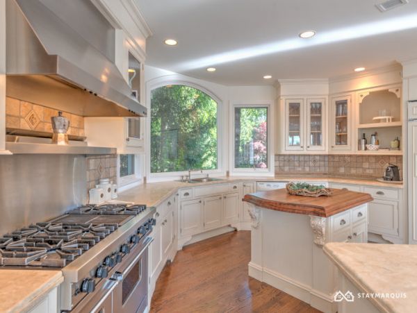 Hamptons Home 1020442