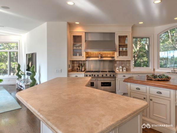 Hamptons Home 1020442