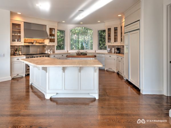 Hamptons Home 1020442