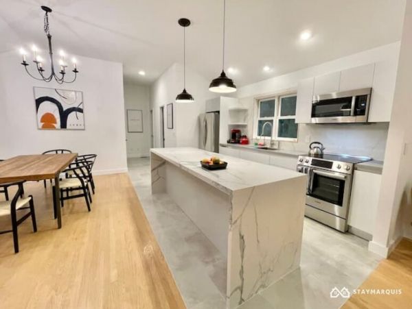 Hamptons Home 1020443