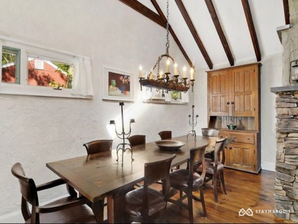 Hamptons Home 1020446