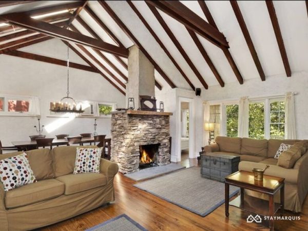 Hamptons Home 1020446