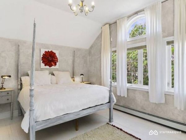Hamptons Home 1020446
