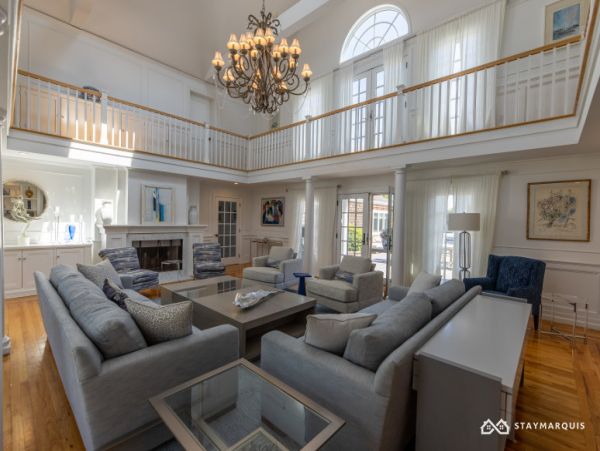 Hamptons Home 1020449