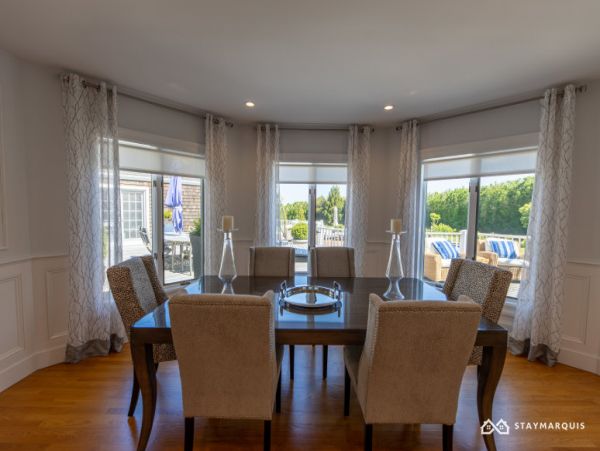 Hamptons Home 1020449