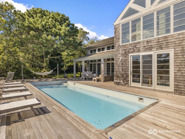 Hamptons Home 1020450
