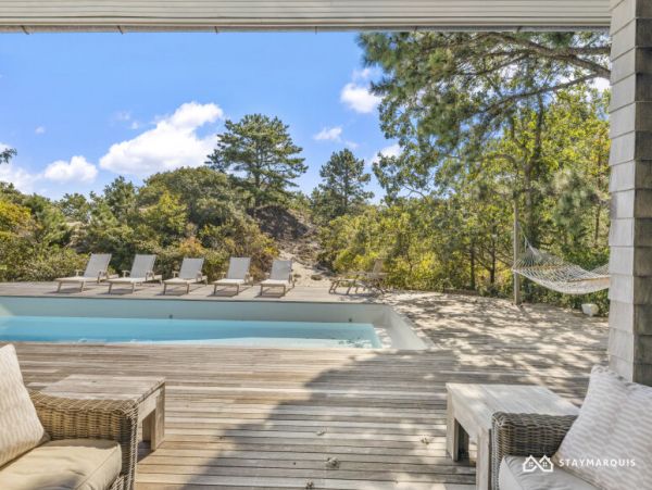 Hamptons Home 1020450