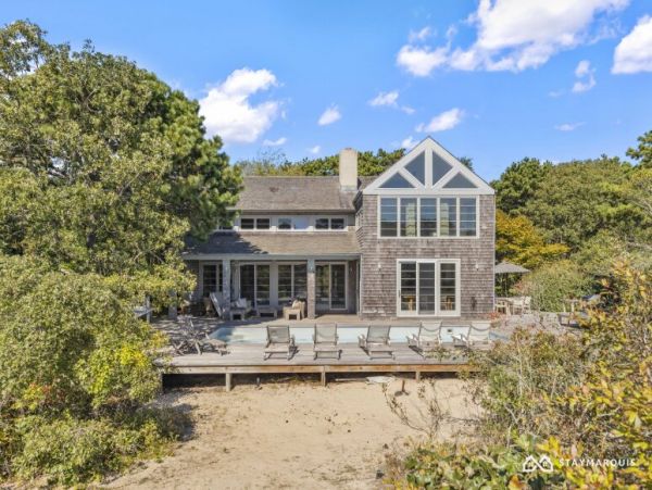 Hamptons Home 1020450