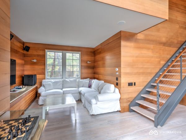 Hamptons Home 1020450