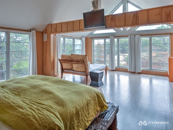 Hamptons Home 1020450