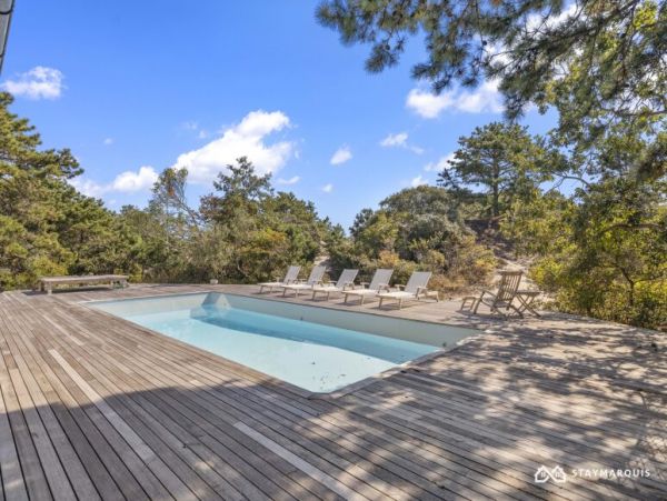 Hamptons Home 1020450
