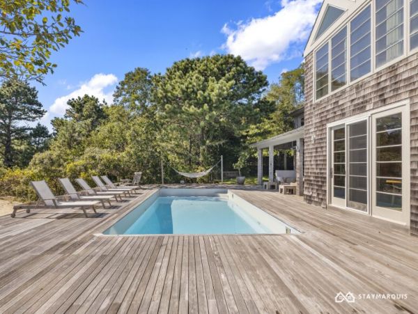 Hamptons Home 1020450