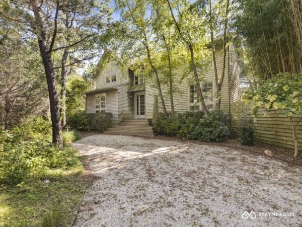 Hamptons Home 1020450