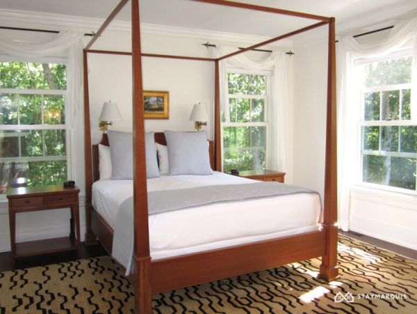 Hamptons Home 1020452