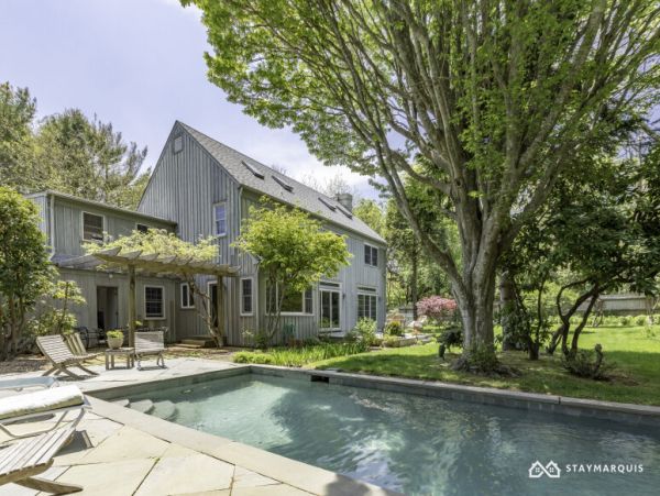Hamptons Home 1020455