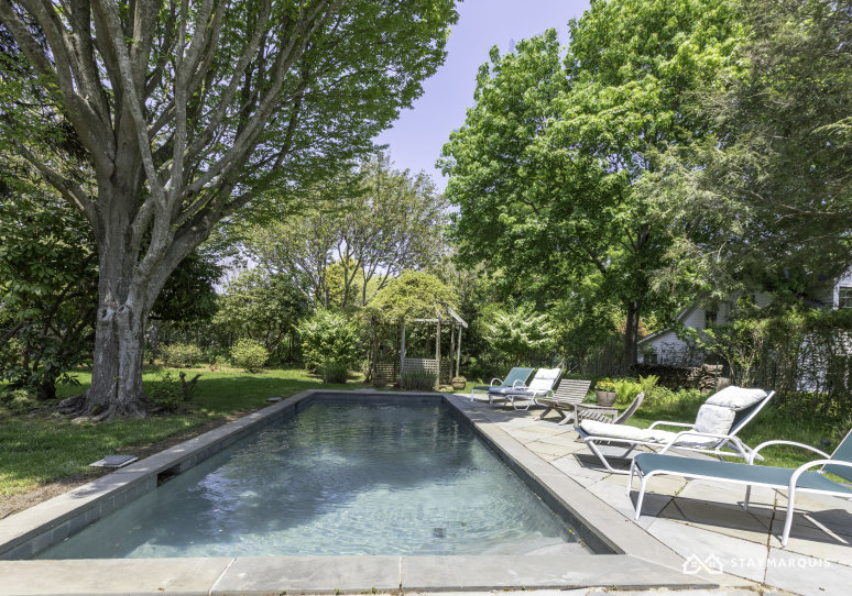 Hamptons Home 1020455