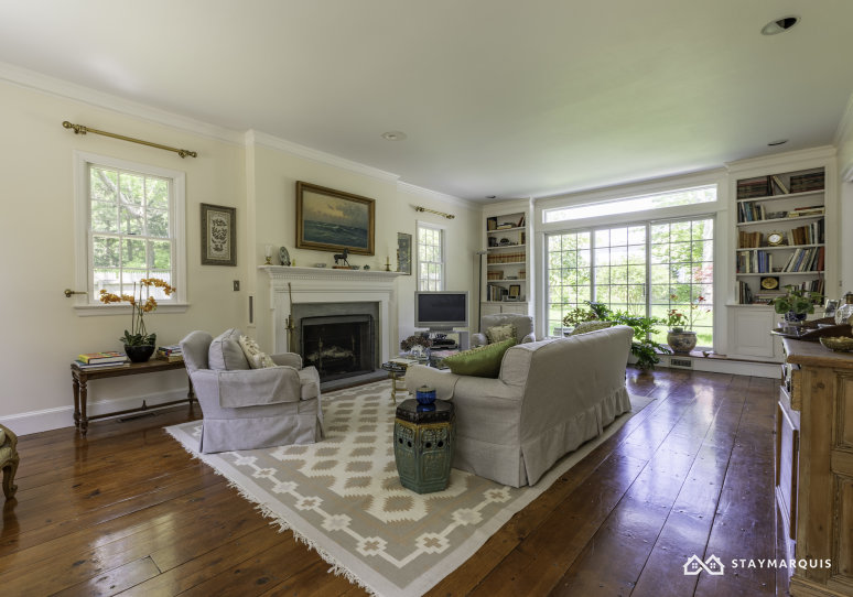 Hamptons Home 1020455