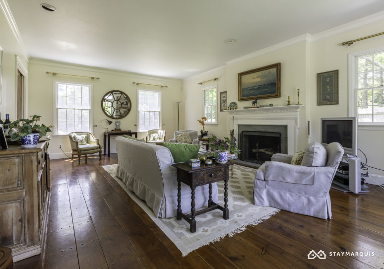 Hamptons Home 1020455