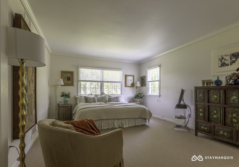 Hamptons Home 1020455