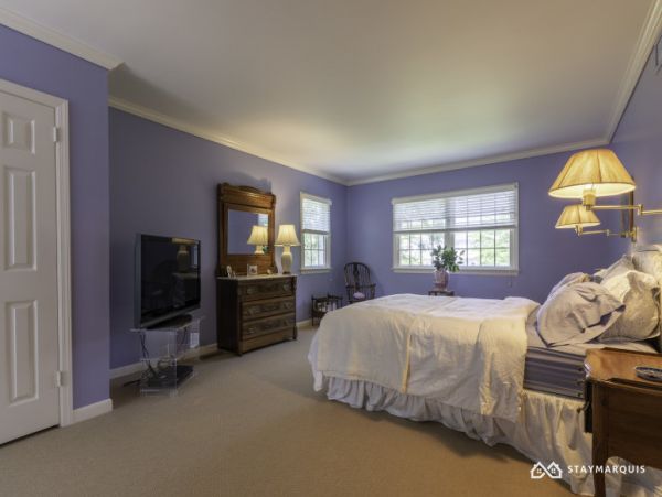 Hamptons Home 1020455