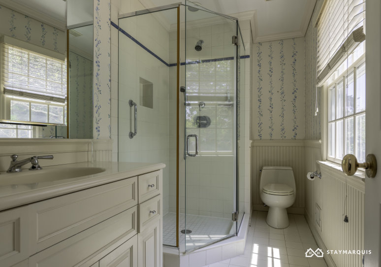 Hamptons Home 1020455