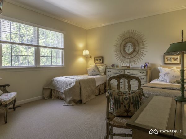 Hamptons Home 1020455
