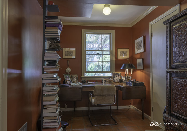 Hamptons Home 1020455