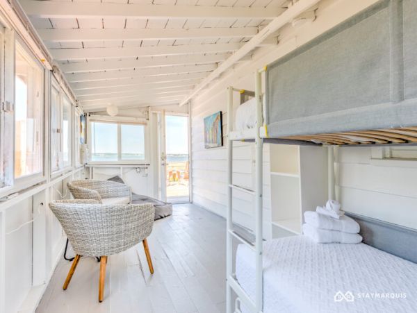 Hamptons Home 1020456