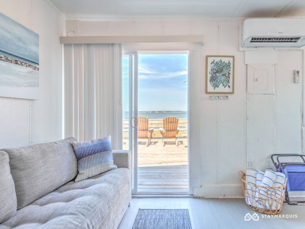 Hamptons Home 1020456