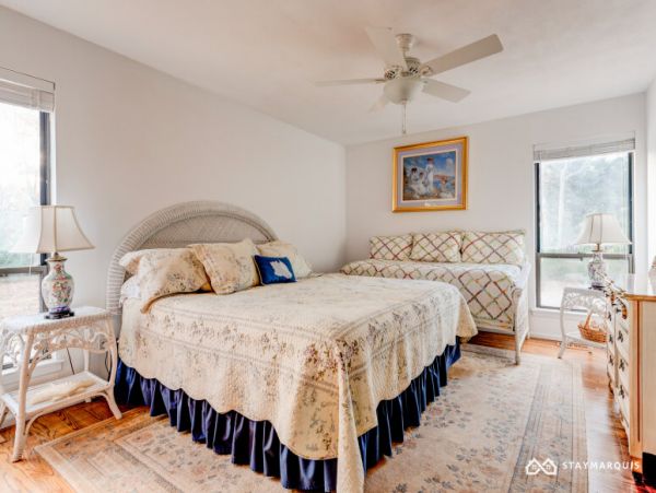 Hamptons Home 1020459