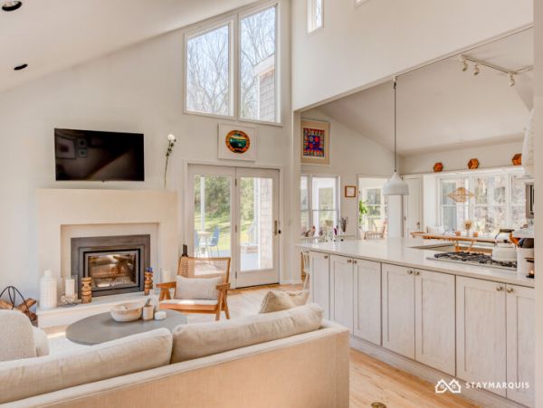 Hamptons Home 1020462