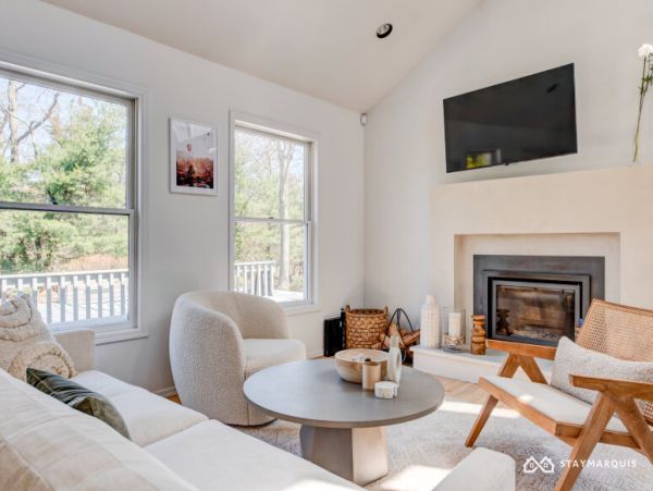 Hamptons Home 1020462