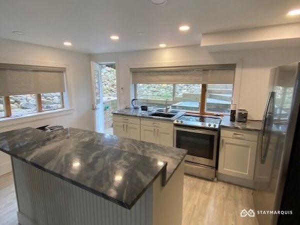 Hamptons Home 1020464